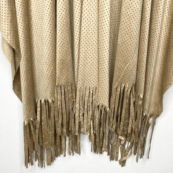 NWT Chicos Peyton Perforated Ruana Cover Arabian Camel One Size Tan Fringe Wrap - Picture 5 of 13